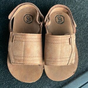 Binkybro brown sandals